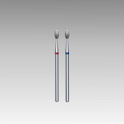 Two STALEKS PRO Diamond Nail Drill Bits Olive EXPERT (2.5mm head, 5mm working part) stand upright side by side; each has an oval textured tip and features either a red or blue ring near the tip. Ideal for hardware manicures.